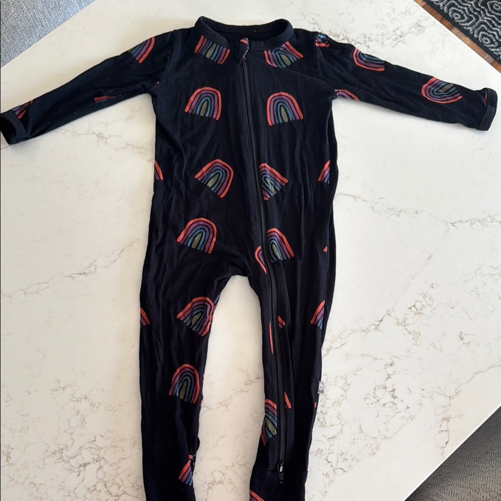Kyte footie in clementine rainbow GUC